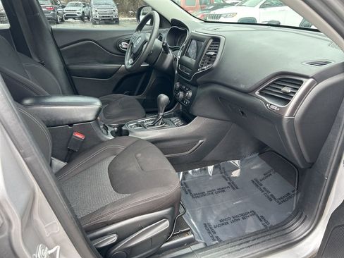 Used 2020 Jeep Cherokee Latitude image 30