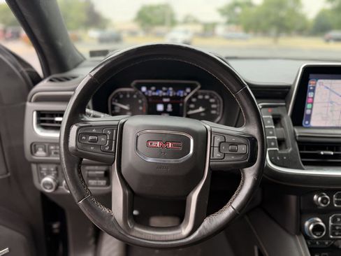 Used 2021 GMC Yukon XL AT4 w/ AT4 Premium Plus Package AWD/4WD image 10