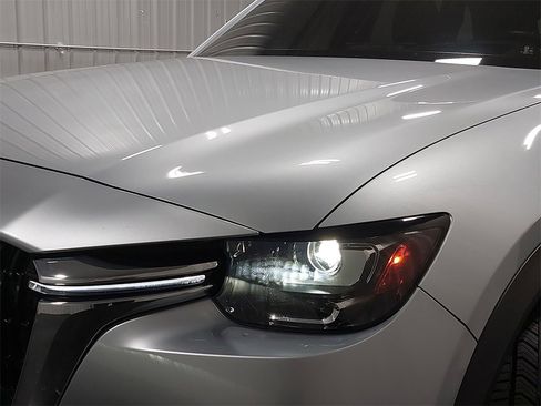 Used 2024 MAZDA CX-90 Plug-In Hybrid w/ Premium Pkg image 36