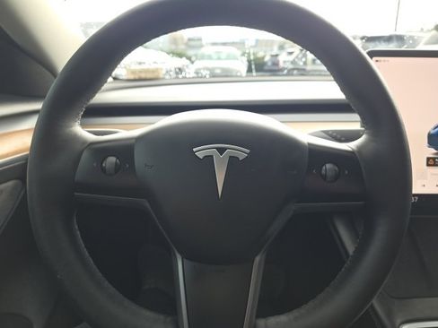 Used 2023 Tesla Model 3 Standard Range image 10