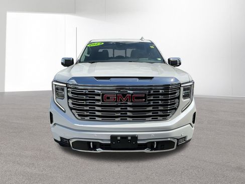 Used 2024 GMC Sierra 1500 Denali w/ Denali Reserve Package AWD/4WD image 8