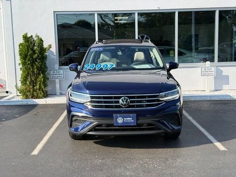 Used 2022 Volkswagen Tiguan SE AWD/4WD image 2