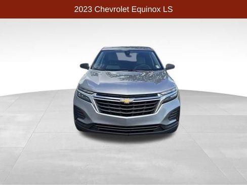 Used 2023 Chevrolet Equinox LS FWD image 2
