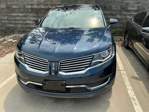 Used 2017 Lincoln MKX Reserve FWD image 3