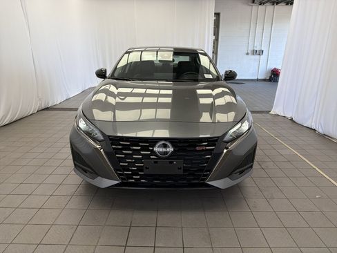 Certified 2024 Nissan Altima 2.5 SR w/ SR Premium Package FWD image 2