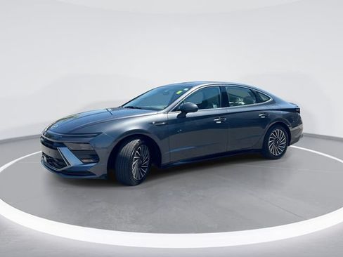 Used 2024 Hyundai Sonata Limited FWD image 1
