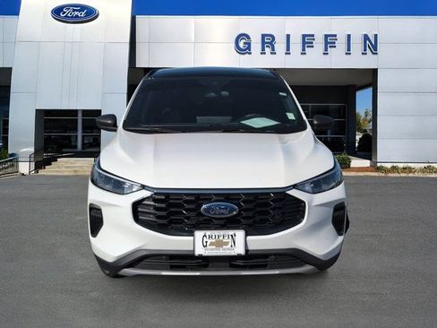 Used 2025 Ford Escape ST-Line w/ Tech Pack #1 FWD image 12