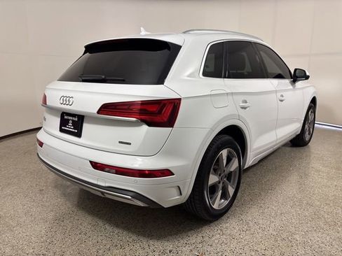 Used 2023 Audi Q5 2.0T Premium w/ Convenience Package image 7