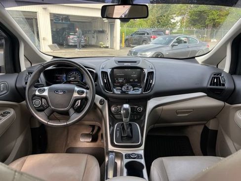 Used 2014 Ford C-MAX Energi SEL w/ Equipment Group 303A FWD image 9