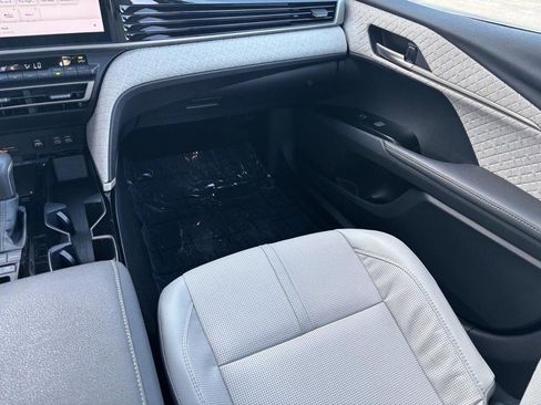 Used 2025 Toyota Camry XLE AWD/4WD image 17