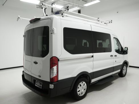 Used 2018 Ford Transit 150 XLT image 3