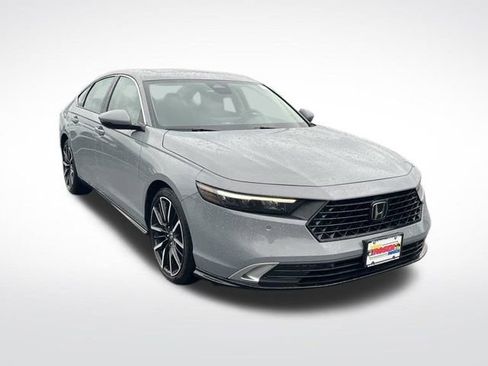 New 2025 Honda Accord Touring image 7