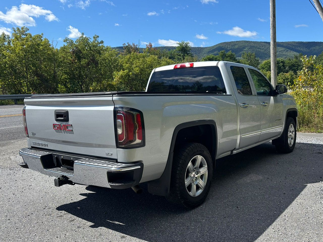 Used 2018 GMC Sierra 1500 SLT AWD/4WD image 7