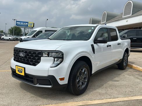 Used 2025 Ford Maverick XLT w/ Equipment Group 302A AWD/4WD image 3