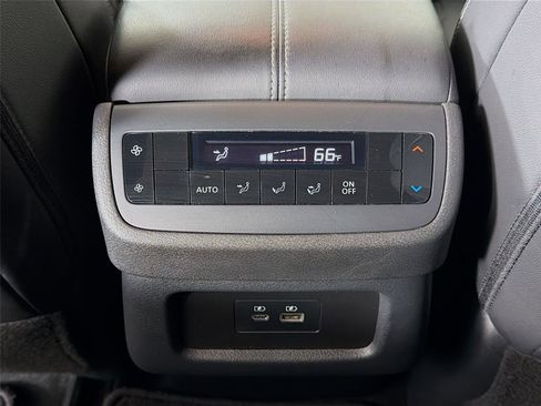 Used 2025 Nissan Pathfinder SL AWD/4WD image 24