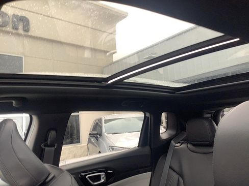 New 2026 Jeep Compass Limited w/ Sun, Sound & Navigation Group image 12