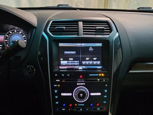 Used 2016 Ford Explorer Platinum image 19