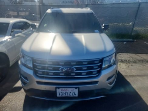 Used 2016 Ford Explorer XLT w/ Equipment Group 202A image 2