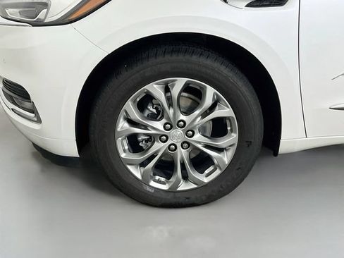 Used 2021 Buick Enclave Avenir w/ Avenir Technology Package AWD/4WD image 11