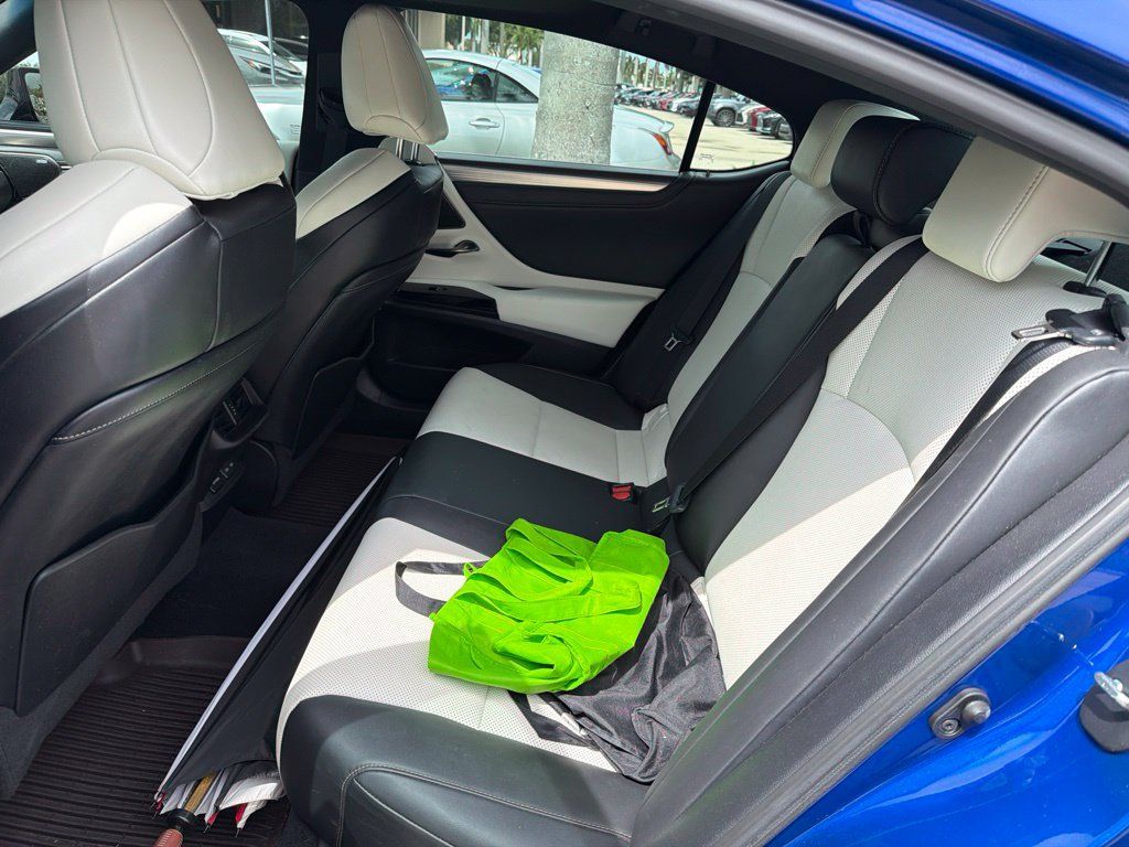 Certified 2022 Lexus ES 350 F Sport w/ Accessory Package 2 FWD image 9