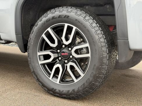 Used 2024 GMC Sierra 1500 AT4 w/ AT4 Premium Package image 27