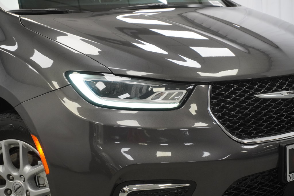 Certified 2021 Chrysler Pacifica Touring-L FWD image 9
