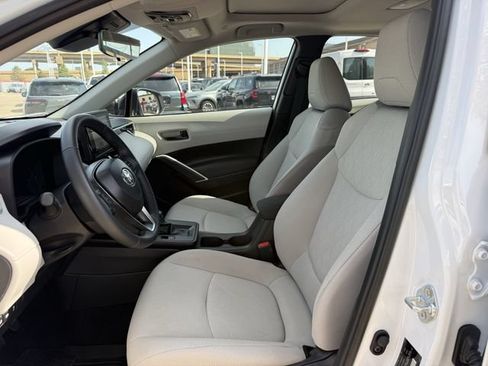 Used 2026 Toyota Corolla Cross LE w/ Moonroof Package FWD image 26