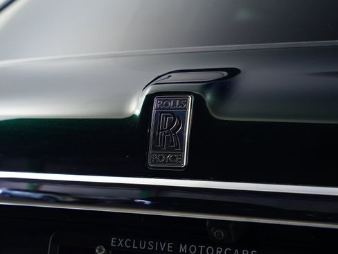 Used 2023 Rolls-Royce Cullinan w/ Cullinan Package image 16