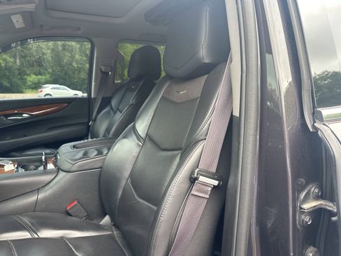 Used 2015 Cadillac Escalade ESV Luxury AWD/4WD image 17