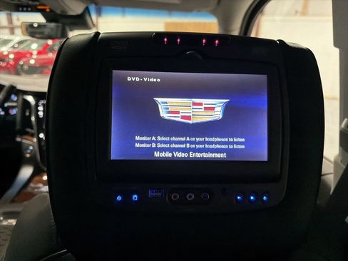 Used 2017 Cadillac Escalade ESV Luxury image 33