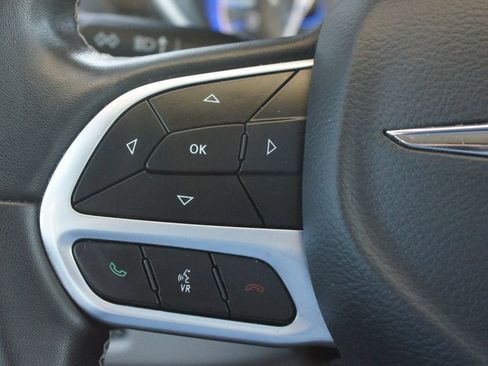 Used 2022 Chrysler Pacifica Limited image 11