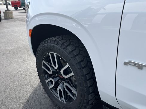 Used 2024 GMC Yukon AT4 w/ AT4 Premium Package image 6