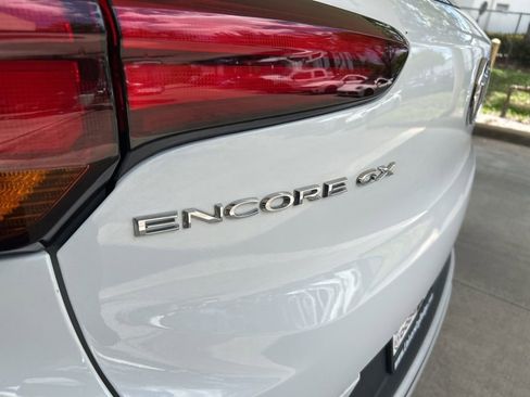 Used 2022 Buick Encore GX Select image 16