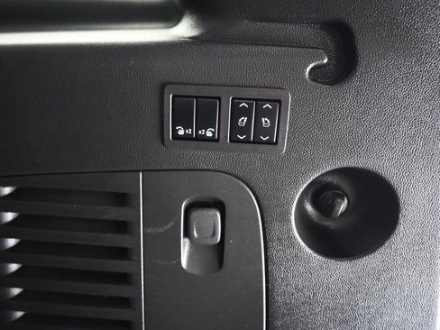 Used 2019 Chevrolet Suburban Premier w/ Premier Plus Edition AWD/4WD image 57