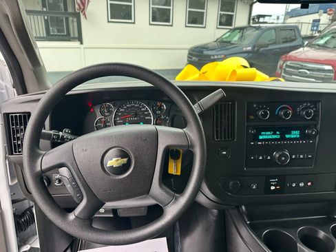 Used 2018 Chevrolet Express 3500 LT w/ LT Preferred Equipment Group image 24
