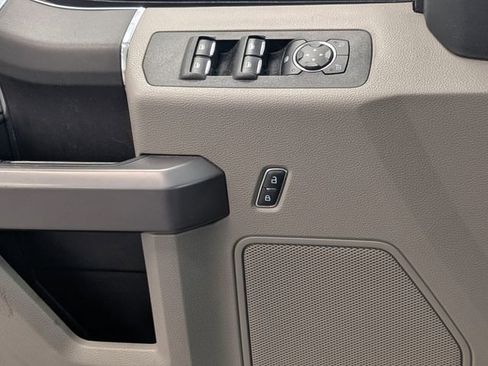 Used 2020 Ford F150 XLT image 25