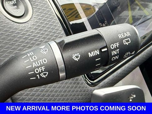 Used 2023 Land Rover Range Rover Evoque R-Dynamic S AWD/4WD image 33