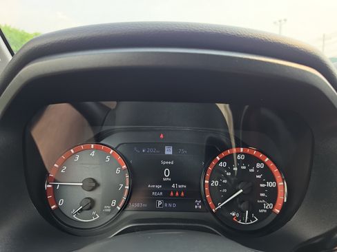 Used 2023 Nissan Titan PRO-4X AWD/4WD image 24