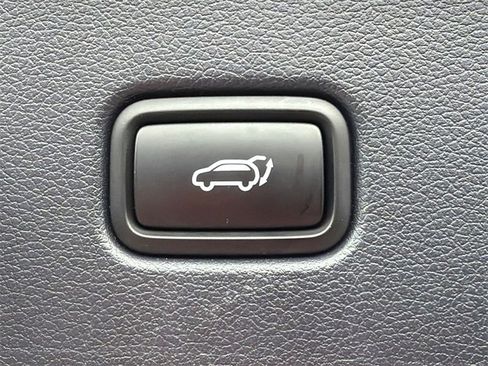 Used 2021 Hyundai Palisade Limited image 19