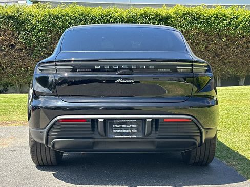 Certified 2025 Porsche Macan Electric RWD image 7