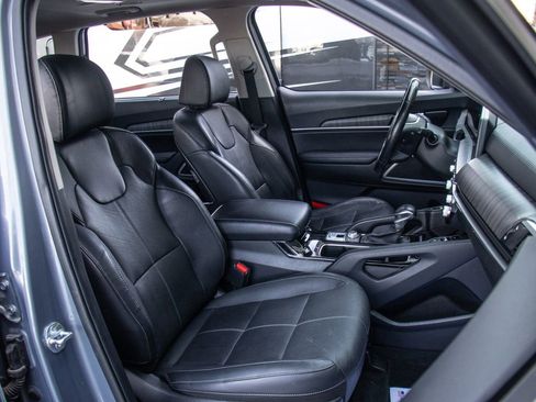 Used 2023 Kia Telluride EX w/ EX Captain's Chair Package image 20