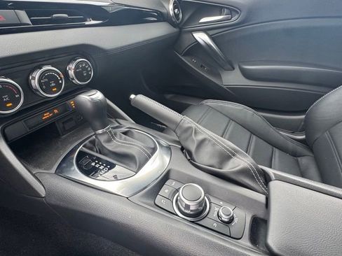 Used 2020 FIAT 124 Spider Lusso w/ Convenience Group RWD image 14