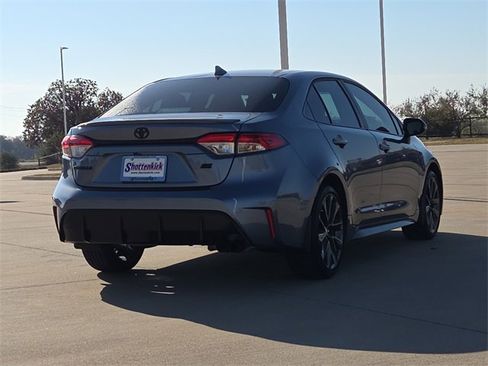 Used 2025 Toyota Corolla SE image 8