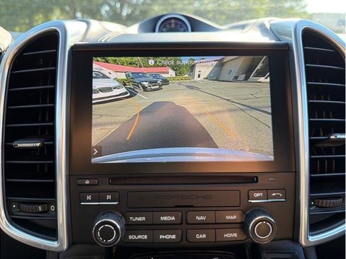 Used 2017 Porsche Cayenne S AWD/4WD image 26