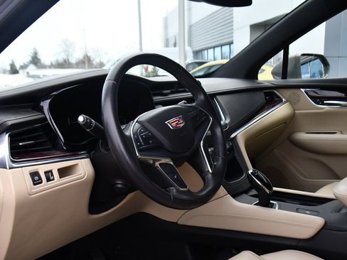 Used 2018 Cadillac XT5 Luxury w/ LPO, Wheel Lock Package image 11