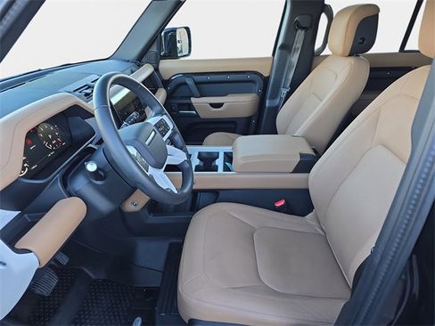 Used 2025 Land Rover Defender 110 S image 17