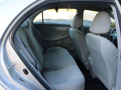 Used 2009 Toyota Corolla LE FWD image 18