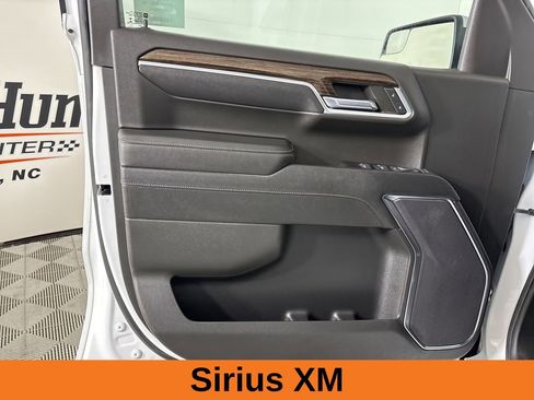 Used 2023 GMC Sierra 1500 SLE image 9