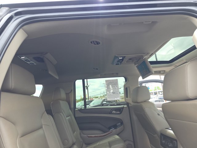 Used 2017 Chevrolet Suburban Premier AWD/4WD image 64