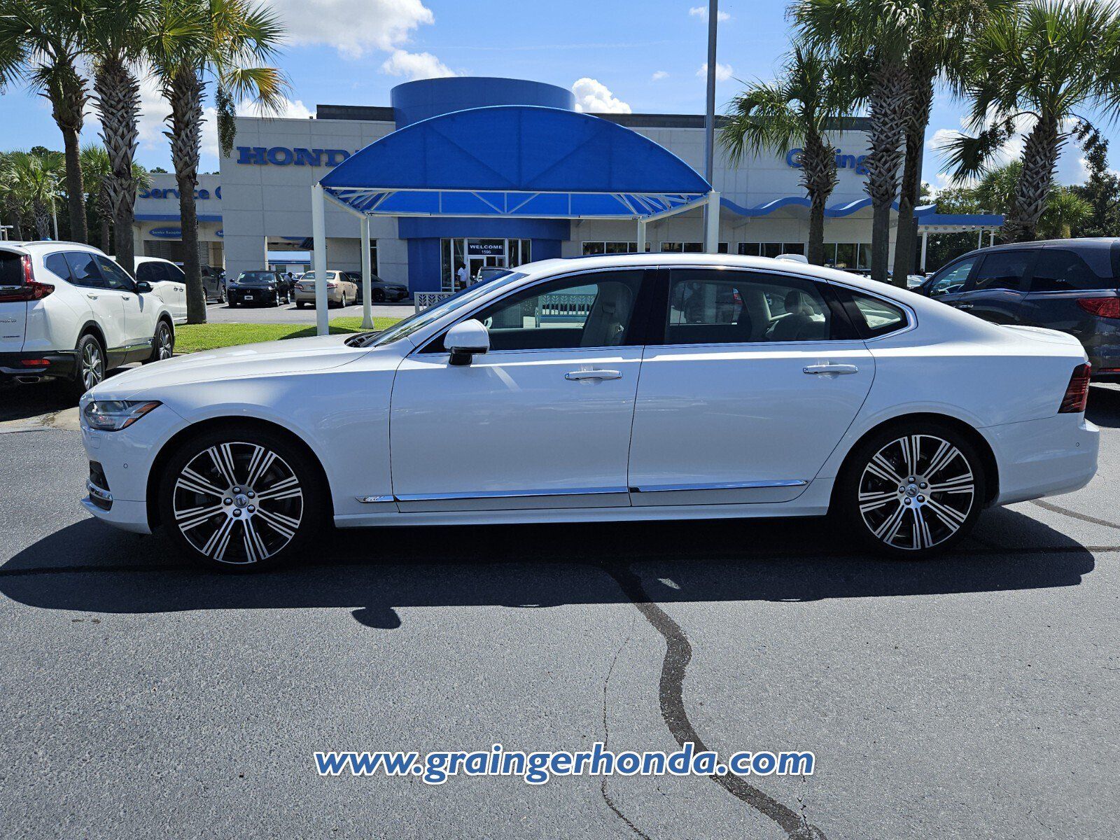 Used 2022 Volvo S90 B6 Inscription w/ Advanced Package AWD/4WD image 2
